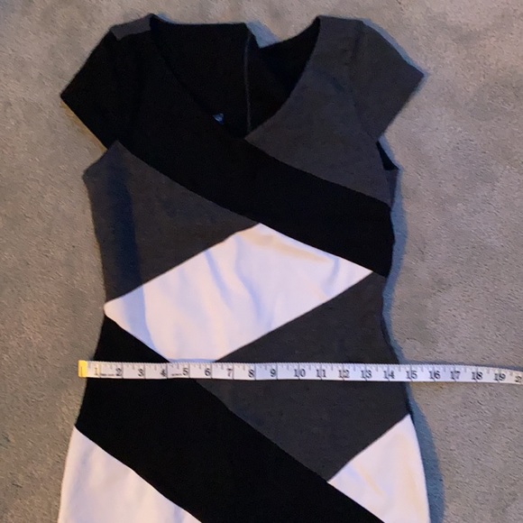 Patterned dress - Picture 5 of 6